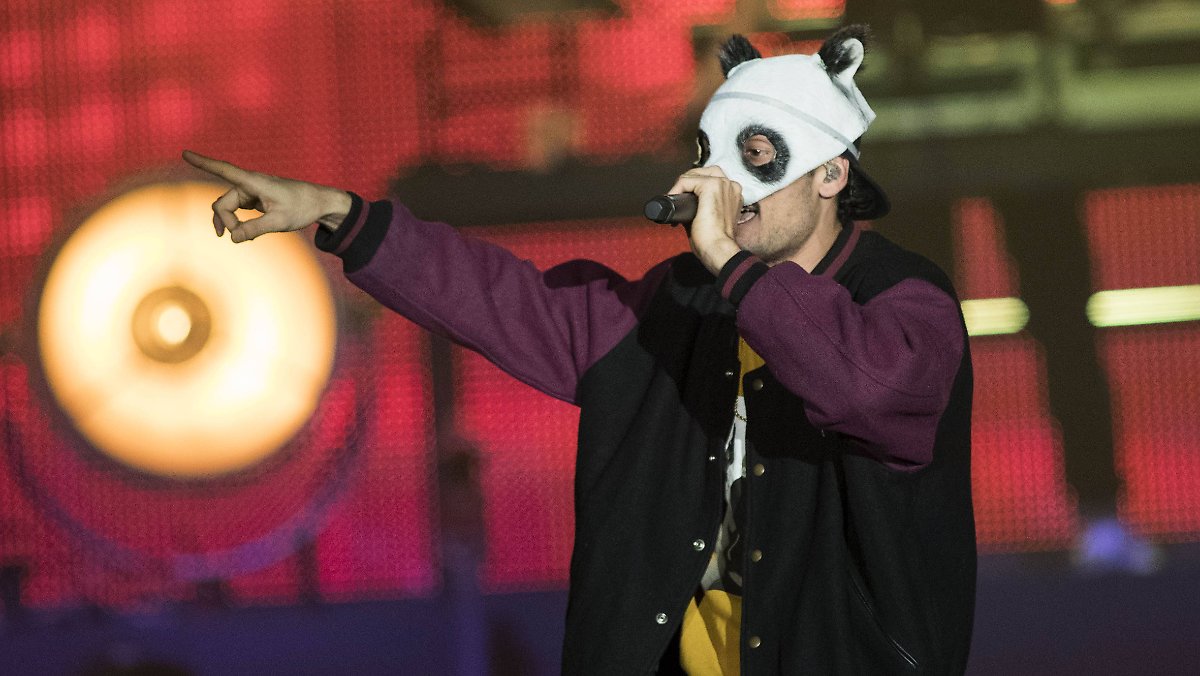 Karriereende oder Neuanfang?: Rapper Cro vergräbt seine Panda-Maske
