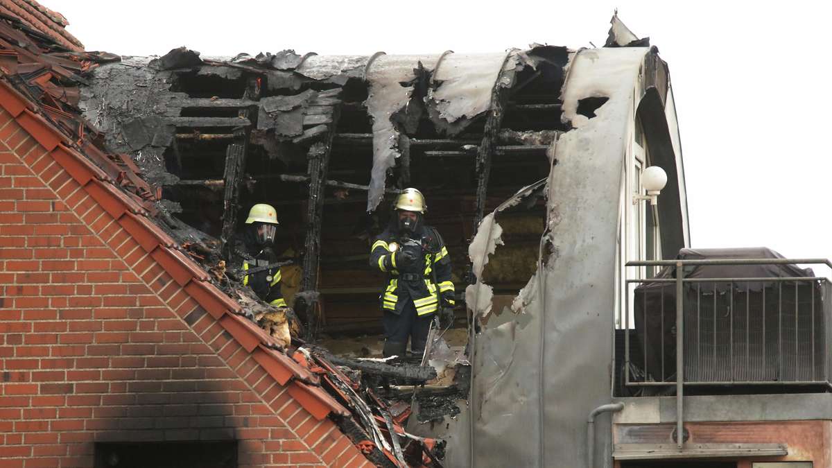 Photo of Tragödie in Wesel, Nordrhein-Westfalen: Ultraleichtflugzeug stürzt in ein Haus – zwei sterben
