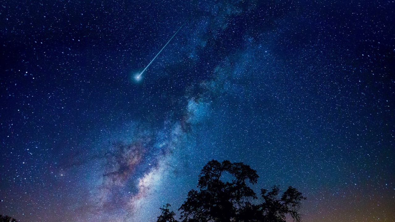 Photo of Perseiden mit maximaler Feuerkraft: Heute führen die Sterne, die vom Mondlicht regnen