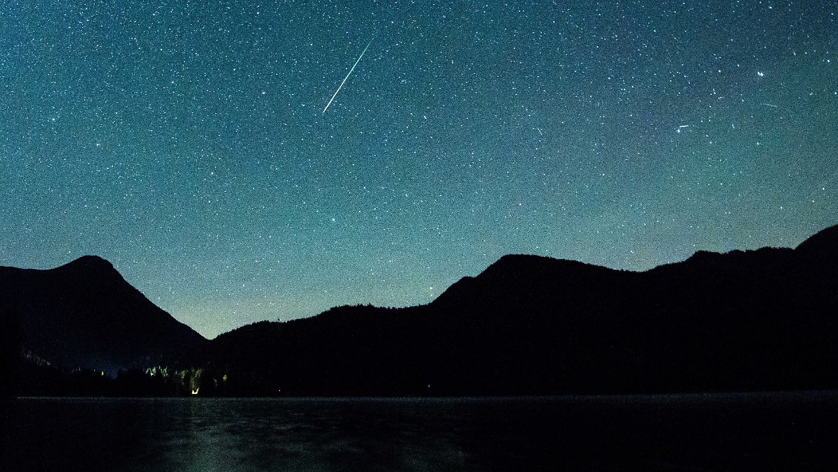 Photo of Schnelle Läufer am Nachthimmel: Perseiden bringen Meteorfeuerwerk