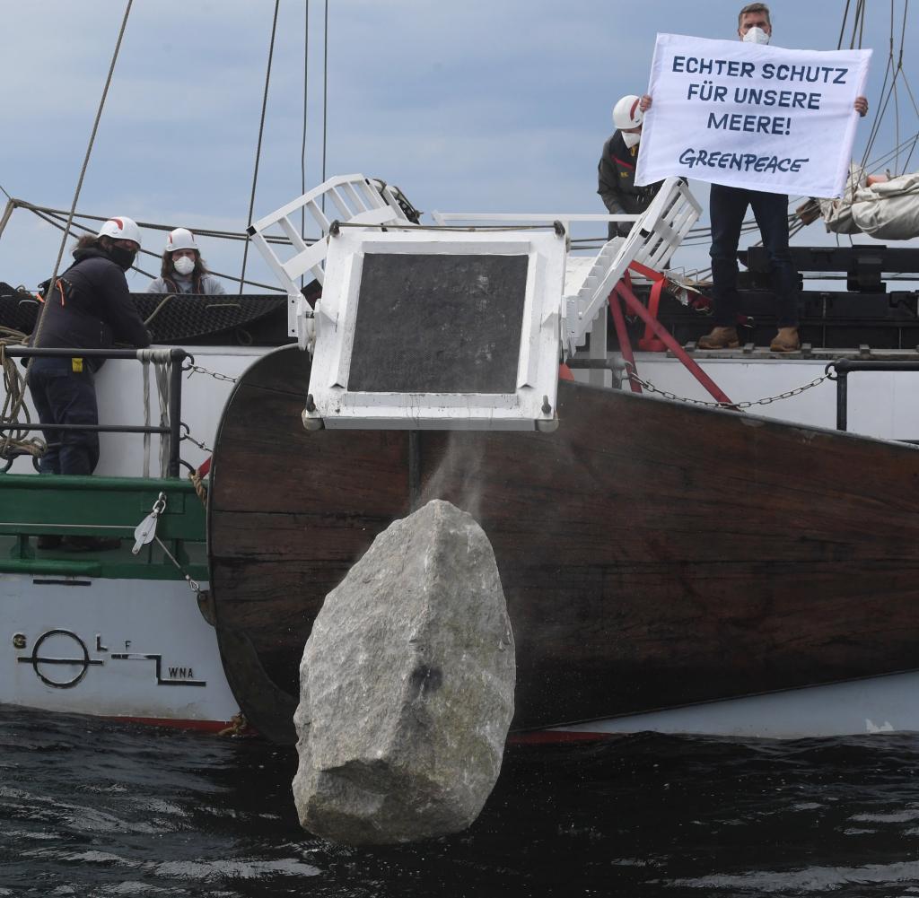 Greenpeace-Aktivisten im Einsatz gegen Rügen