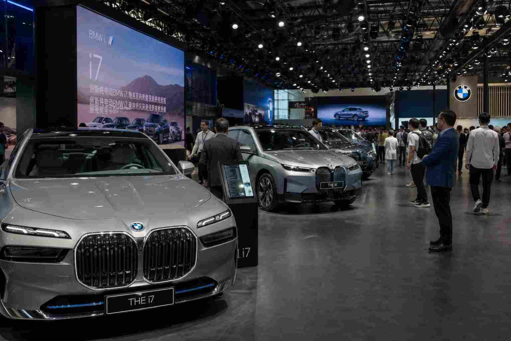 Deutsche Autobauer im Schatten: Wettbewerb auf Chinas Automarkt verschärft sich Deutsche Autobauer im Schatten: Wettbewerb auf Chinas Automarkt verschärft sich